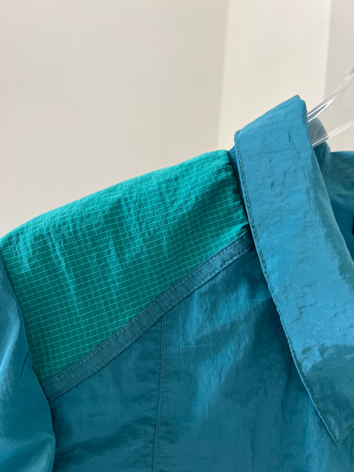 Dark Checkered Color-Block  Sleeveless Lapel Cropped Vest