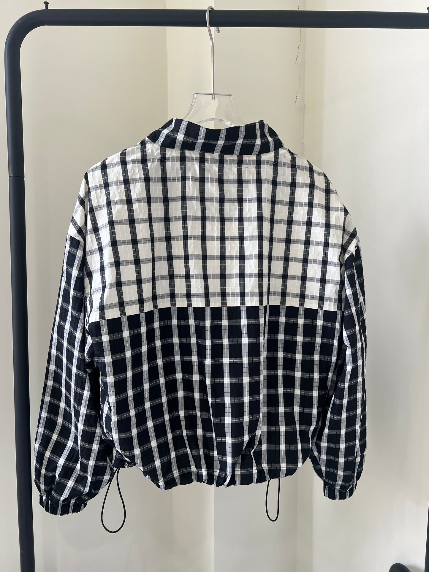 Plaid bubble zip top
