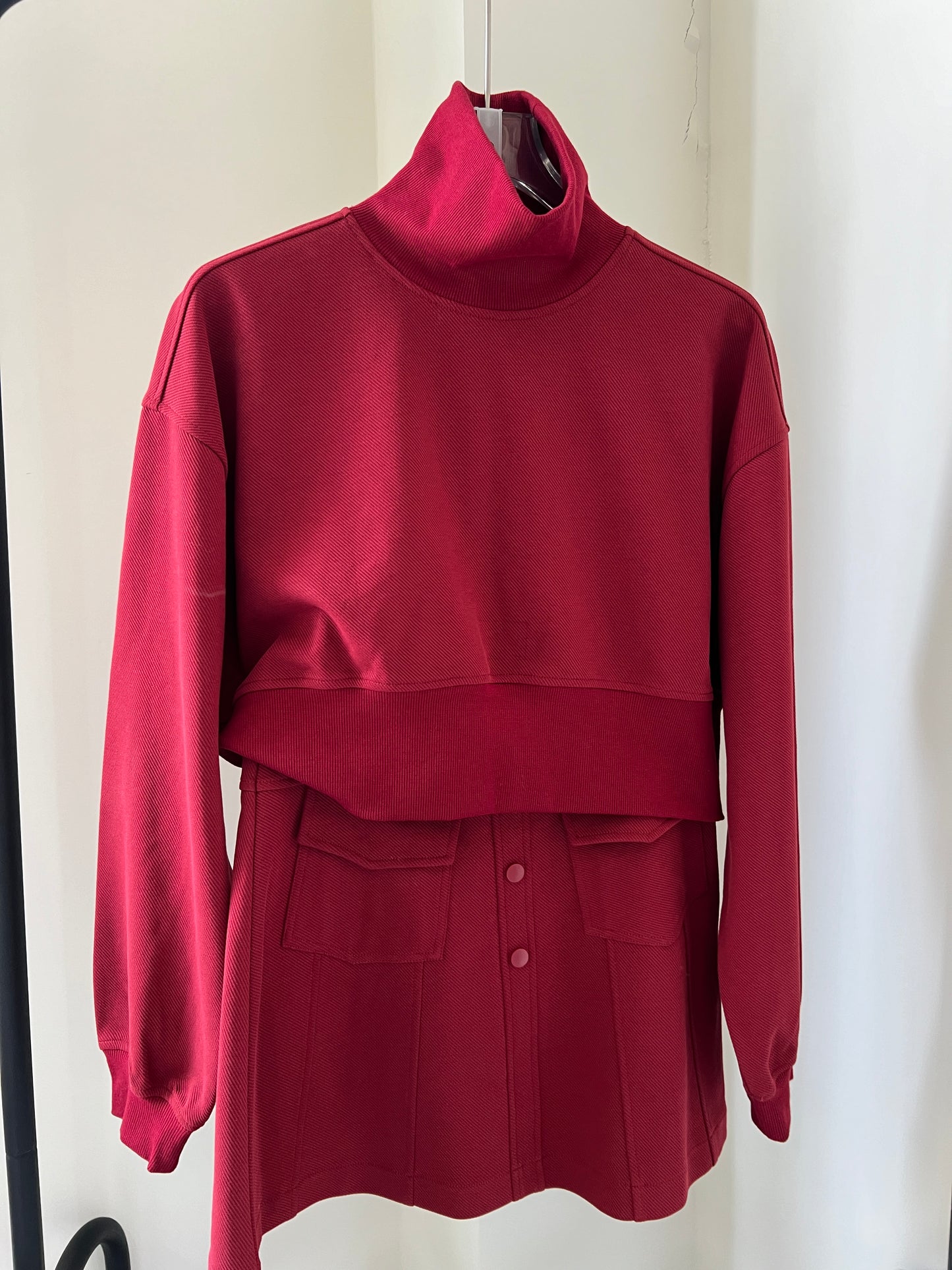 Cropped Mockneck Sweatshirt