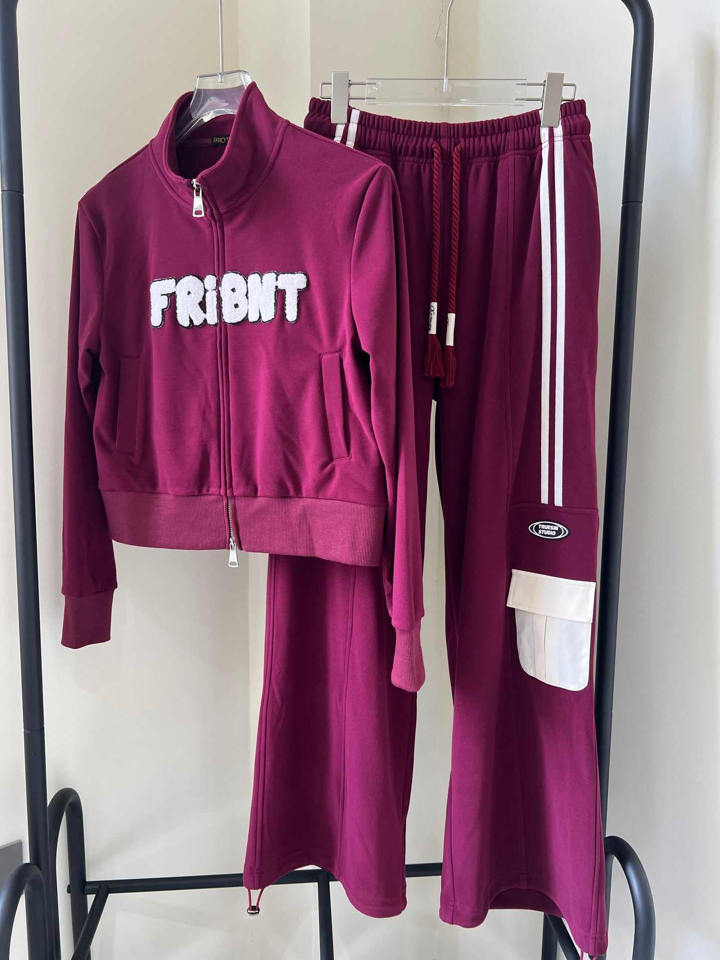 Applique Zip-up Sweatshirt