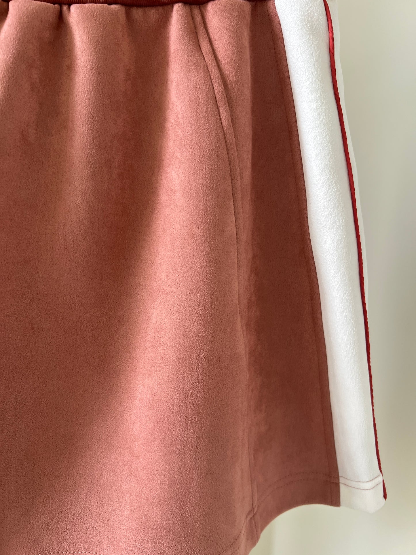 Suede Contrast-Color Midi Skirt 