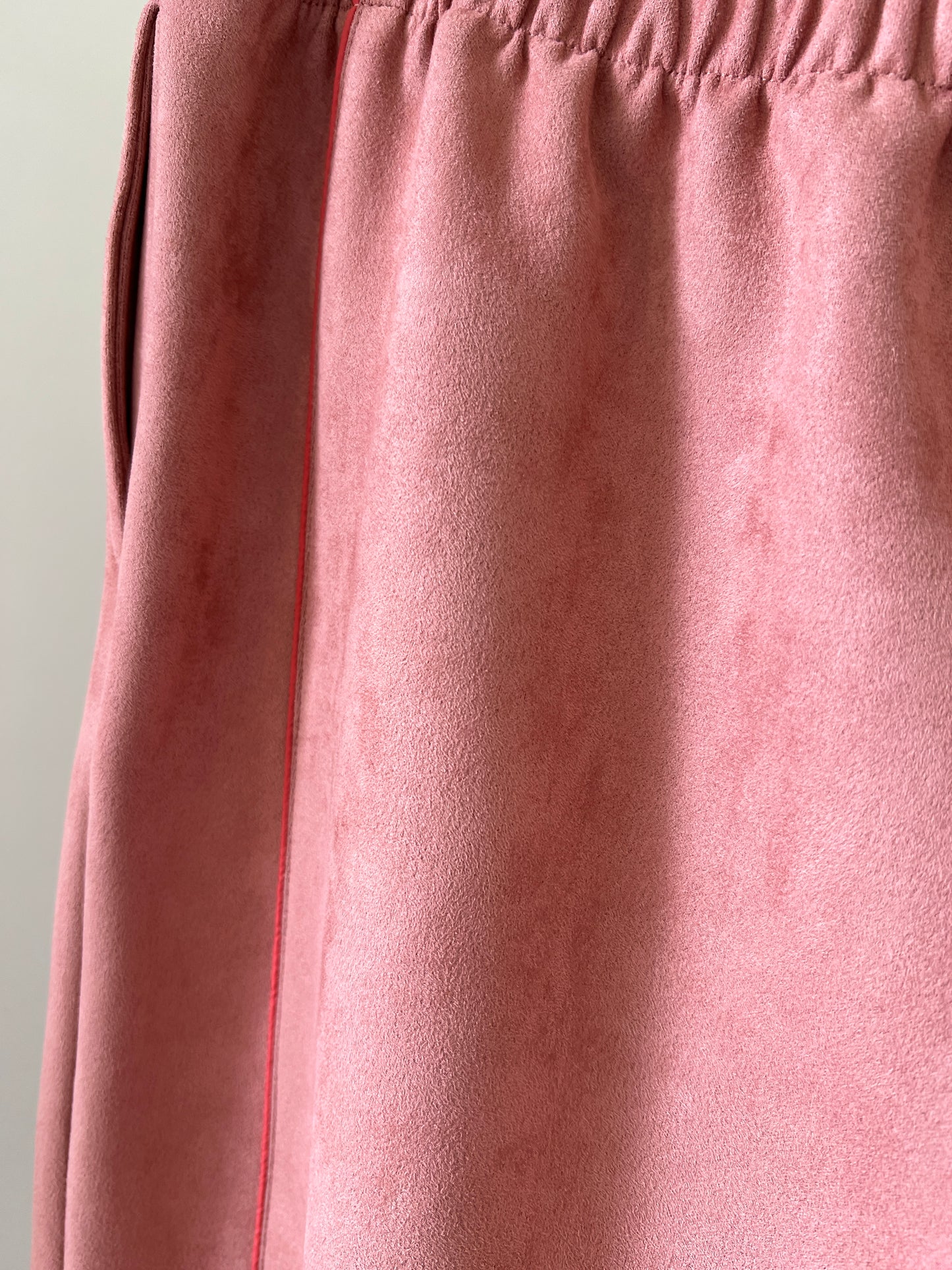 Suede Piped Long Pants