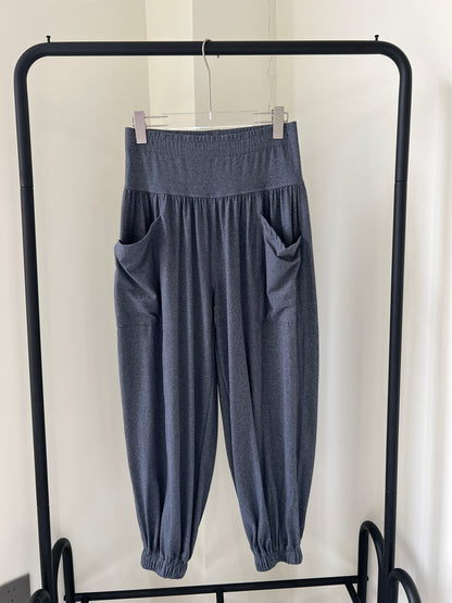 Tapered pants with drape