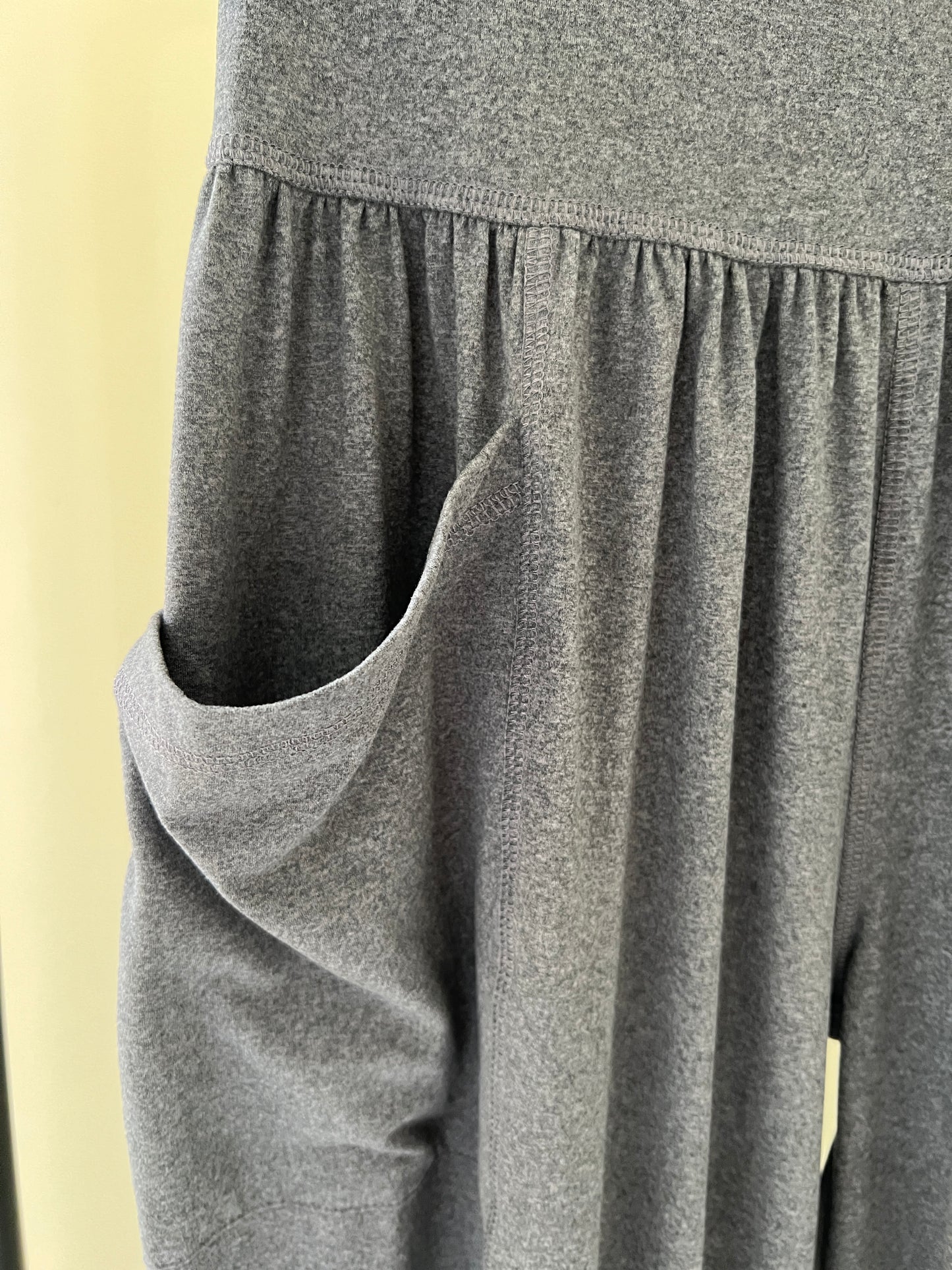 Tapered pants with drape