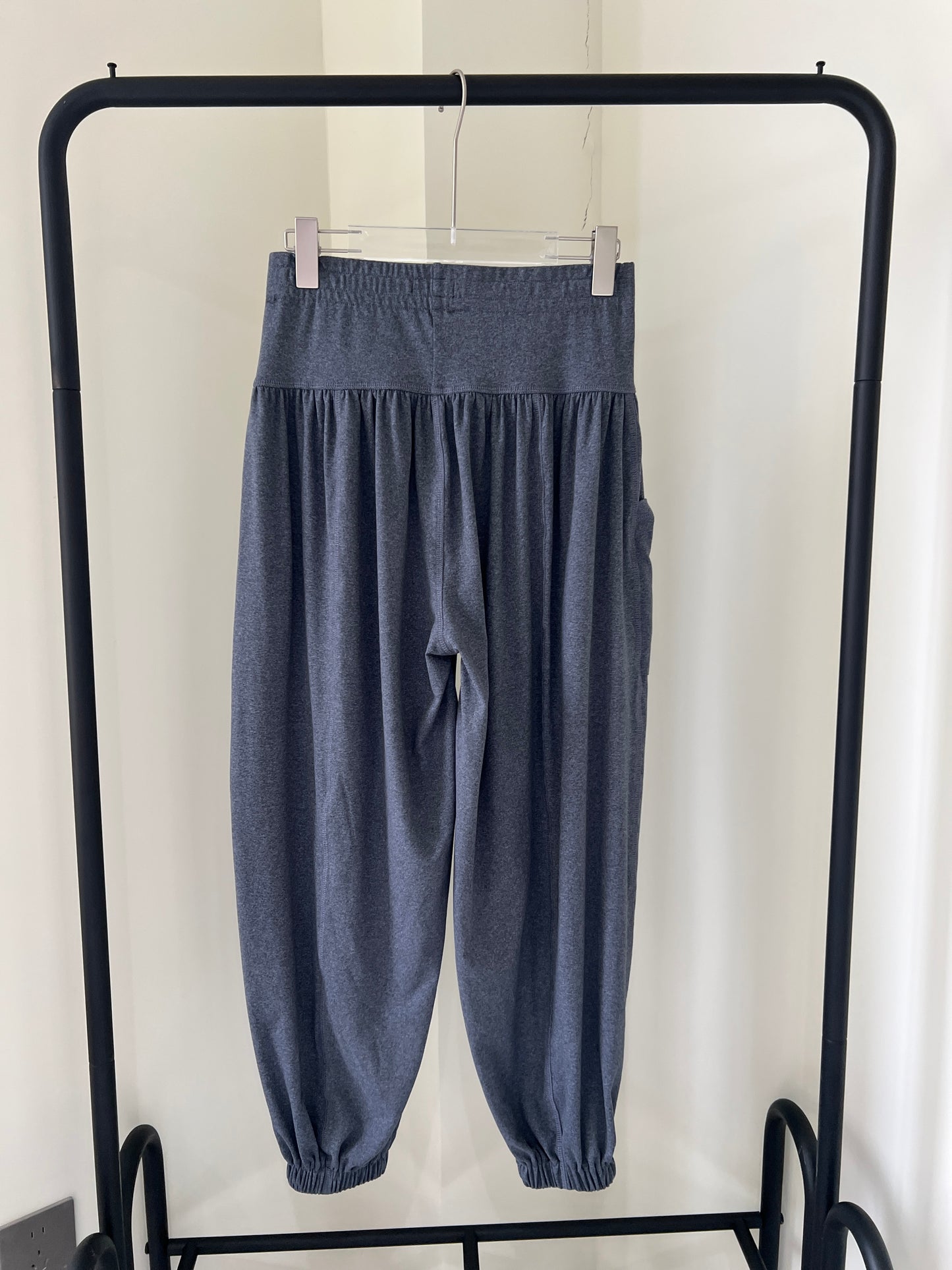 Tapered pants with drape